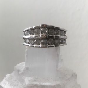 10k White gold and 18 stone diamond ring w papers